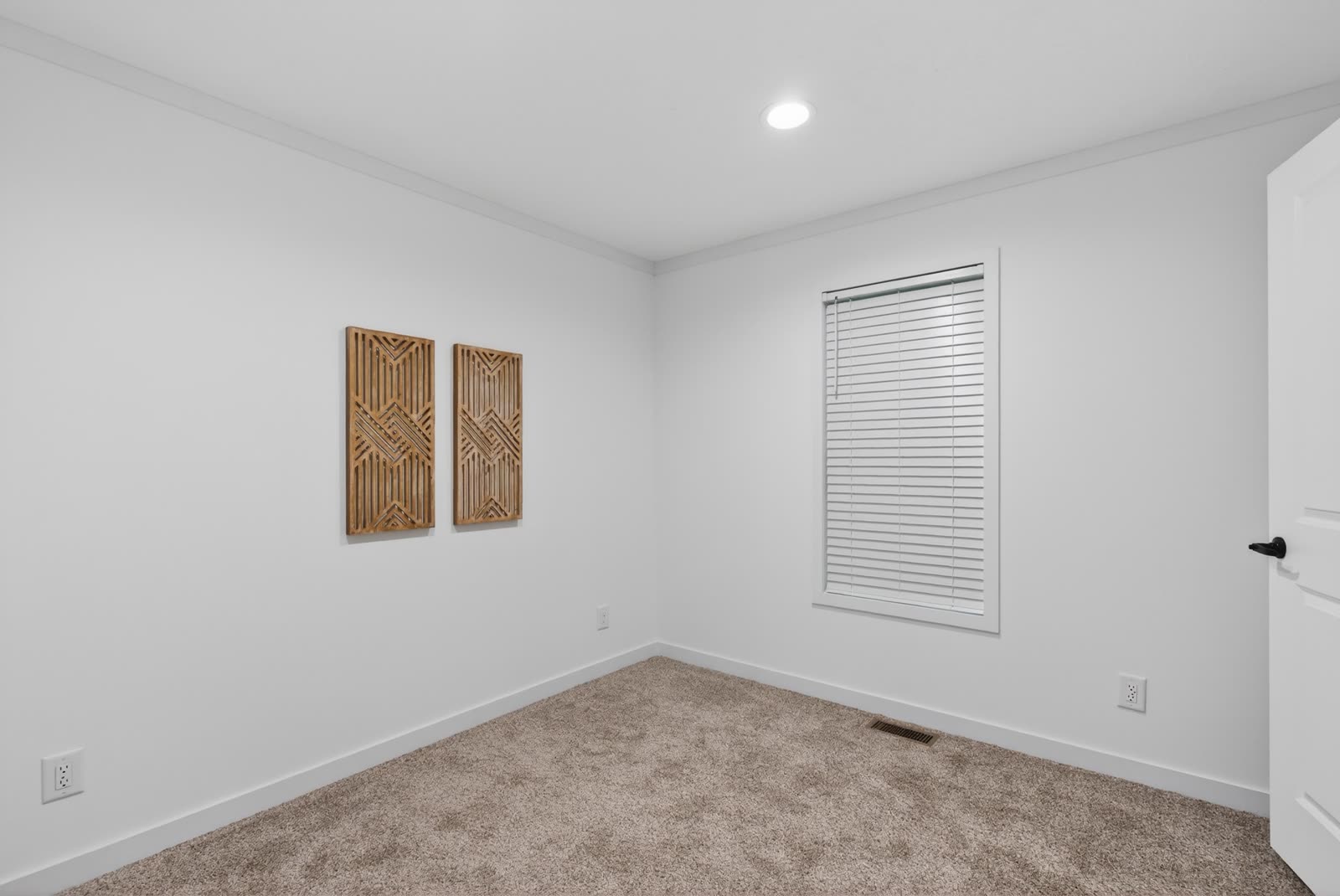 Aura 28644N, photograph 32