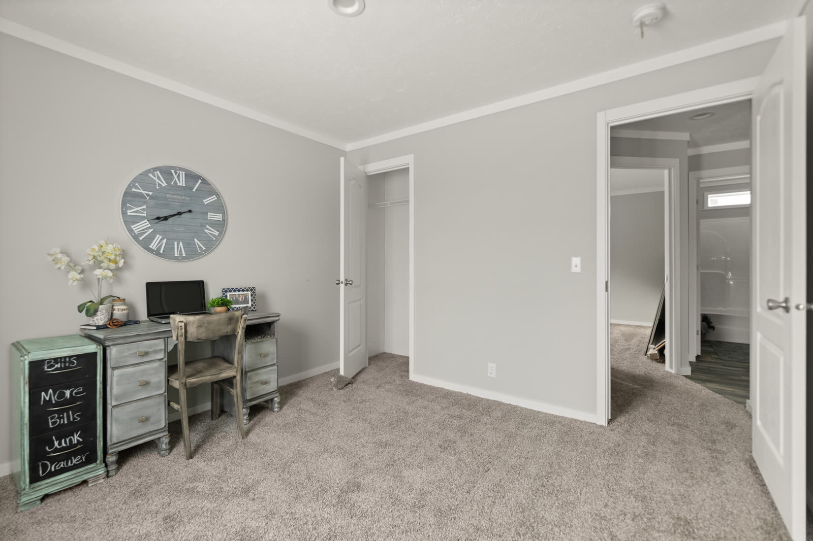 Bella 28483H, photograph 23