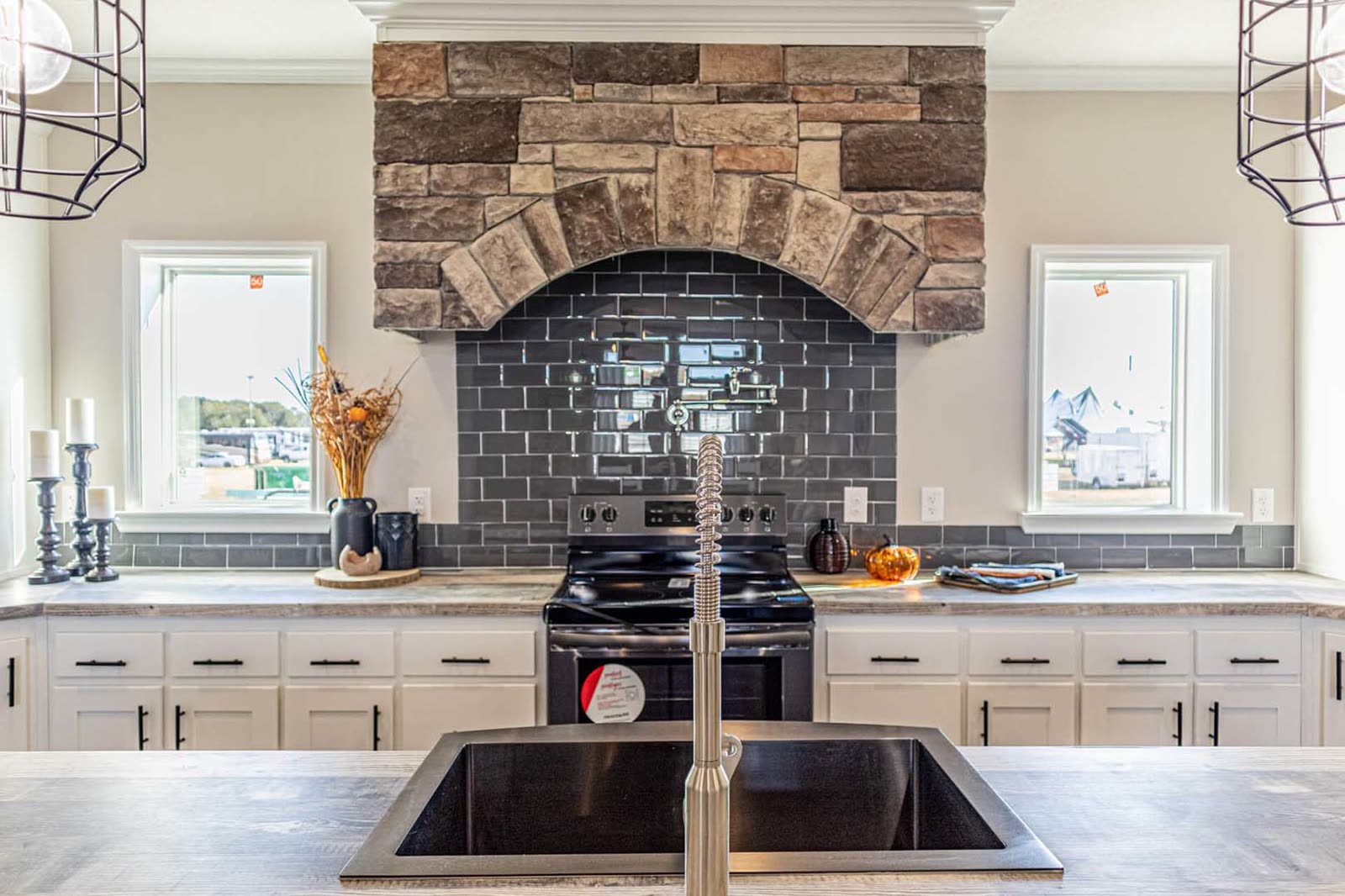 King 32764B, photograph 6